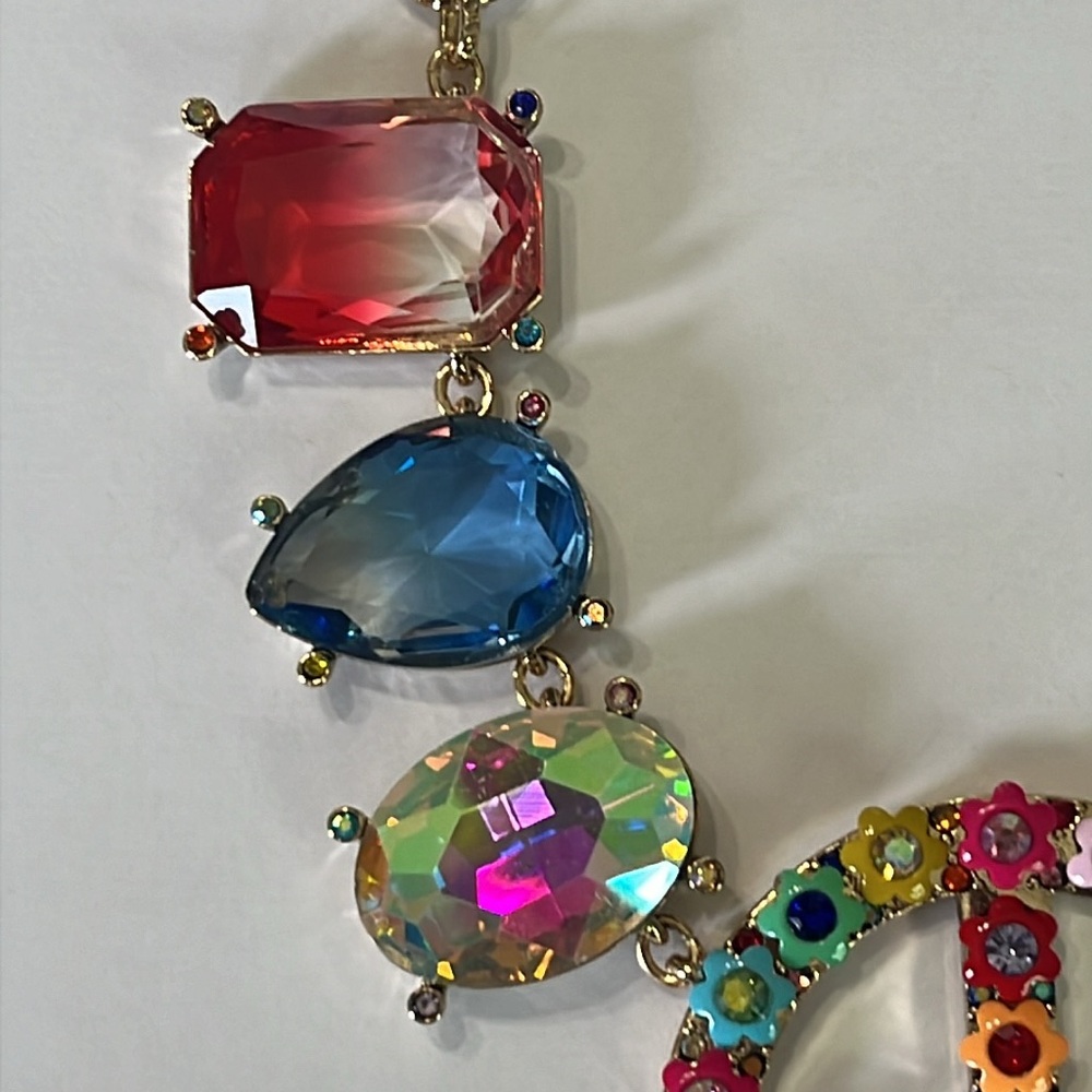 Betsey Johnson Love Fest Peace Sign Multicolor Flower Statement Necklace NWT - Picture 6 of 10